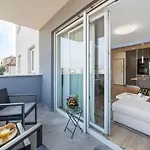 2 Bedroom Amazing In Apartment *