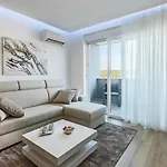 2 Bedroom Amazing In Apartment *