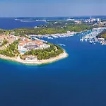 Apartment 2 Bedroom Amazing In Pula
