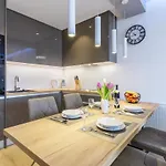 Apartment 2 Bedroom Amazing In *