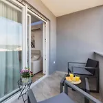 2 Bedroom Amazing In Apartment *