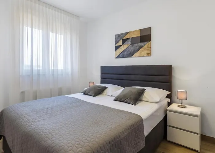 Lägenhet Cozy In With Wifi Pula