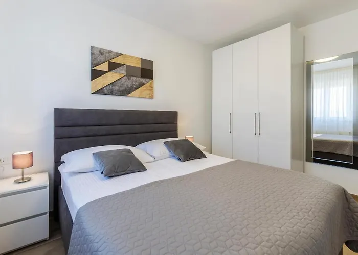 Lägenhet Cozy In With Wifi Pula