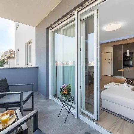 Beautiful Apartment In Pula Appartement *